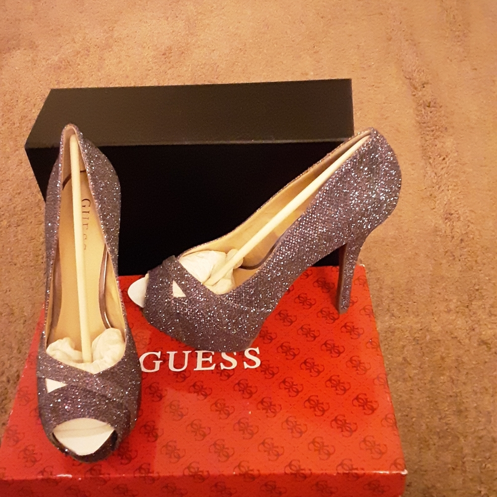 Peeptoe pumps